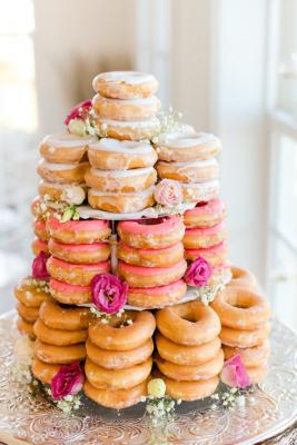 Wedding cake donuts