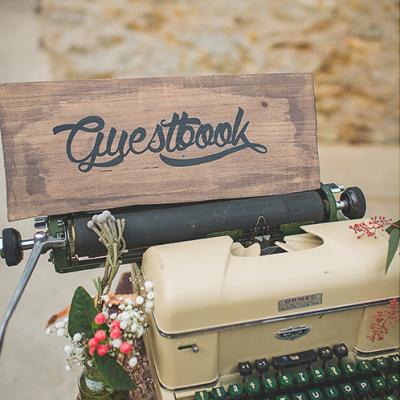 Guestbook et machine à écrire