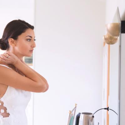 Préparatifs de la mariée et les demoiselles d'honneur