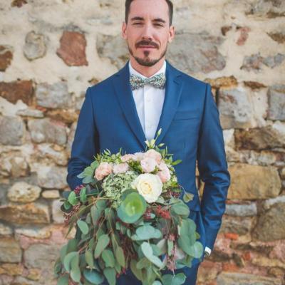 Marié avec bouquet
